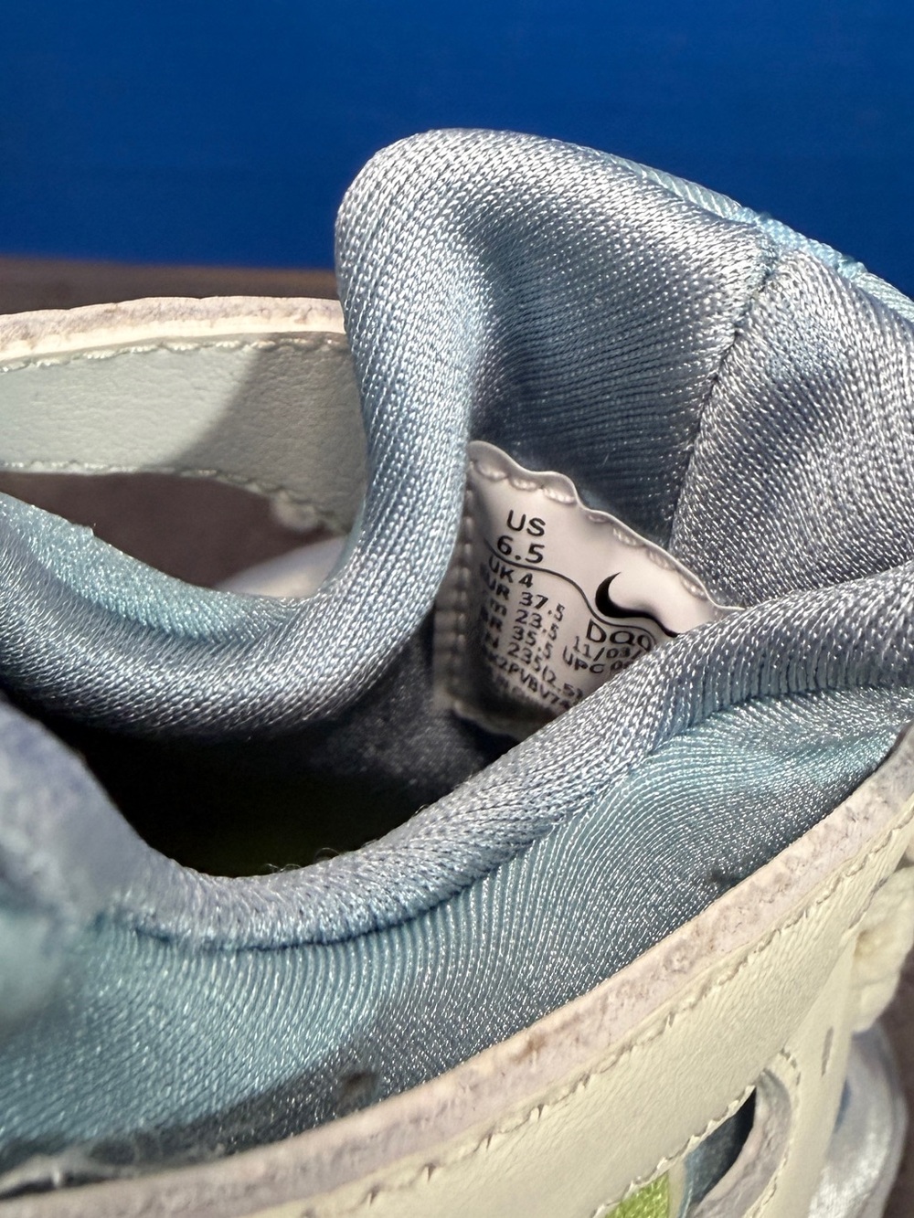 Nike
huarache
'sun club'
brand new
NWOT - Picture 4 of 6